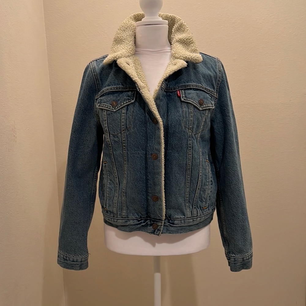 LEVI’S